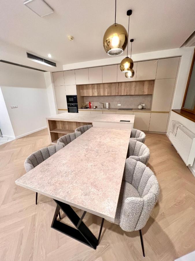 Stylish 3 Bedroom Apartment In The Hearth Of City Center With History ブラチスラヴァ エクステリア 写真